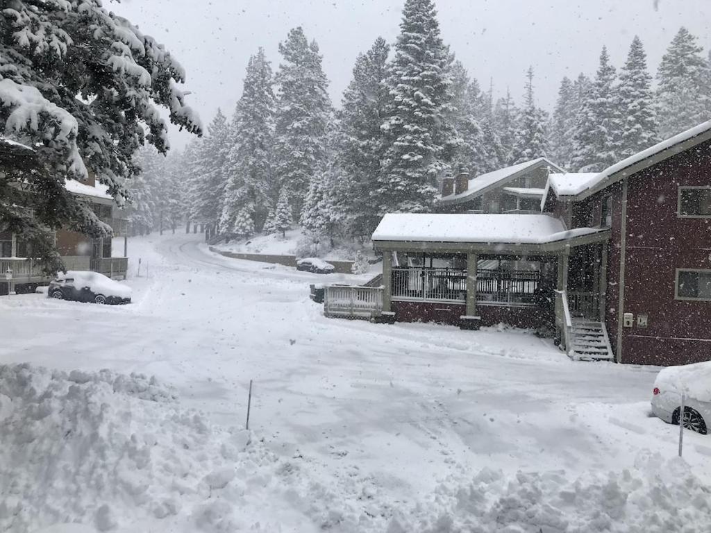 Cozy Condo Walking Distance To Village And Gondola W/ Pool/ Jacuzzi Sleeps 4. Mammoth Lakes Kültér fotó