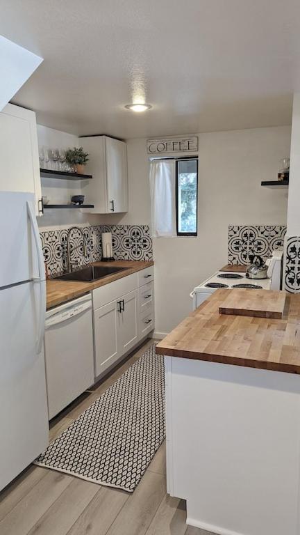 Cozy Condo Walking Distance To Village And Gondola W/ Pool/ Jacuzzi Sleeps 4. Mammoth Lakes Kültér fotó